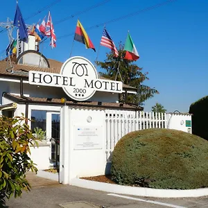 Hotel 2000 ***
